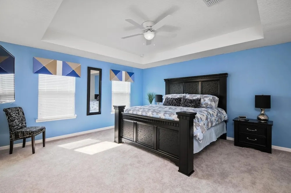 1287yc - West Haven Gated Community 6 Bedroom Home by RedAwning