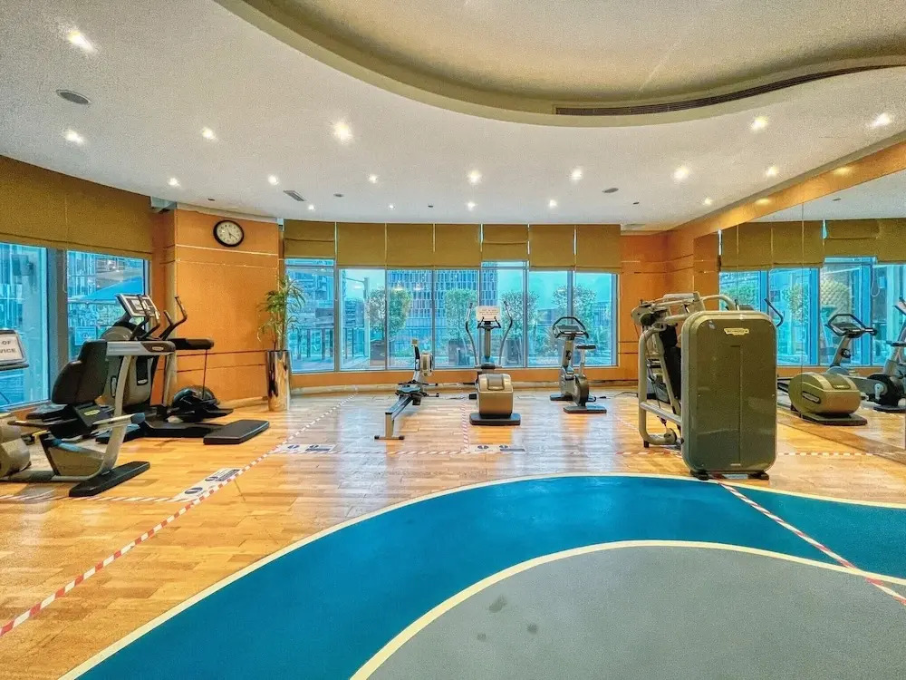 Amazing 1 BR Apartment Damac Mall Street