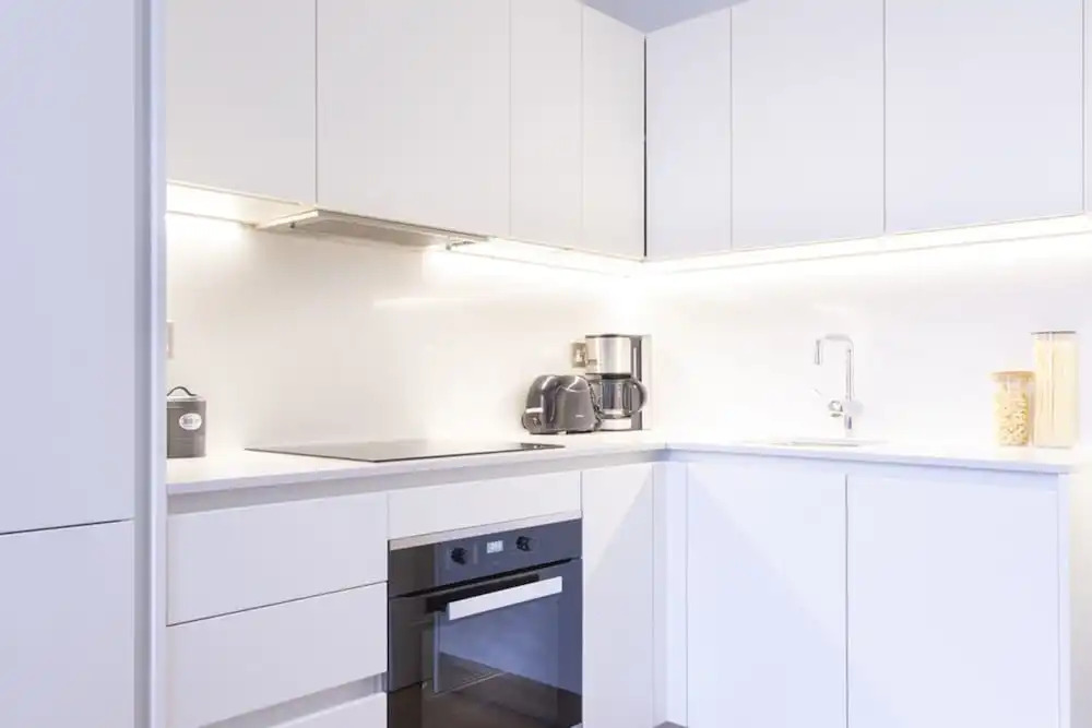 Royal Residence Charming 2 Bedroom - Talbot 3b
