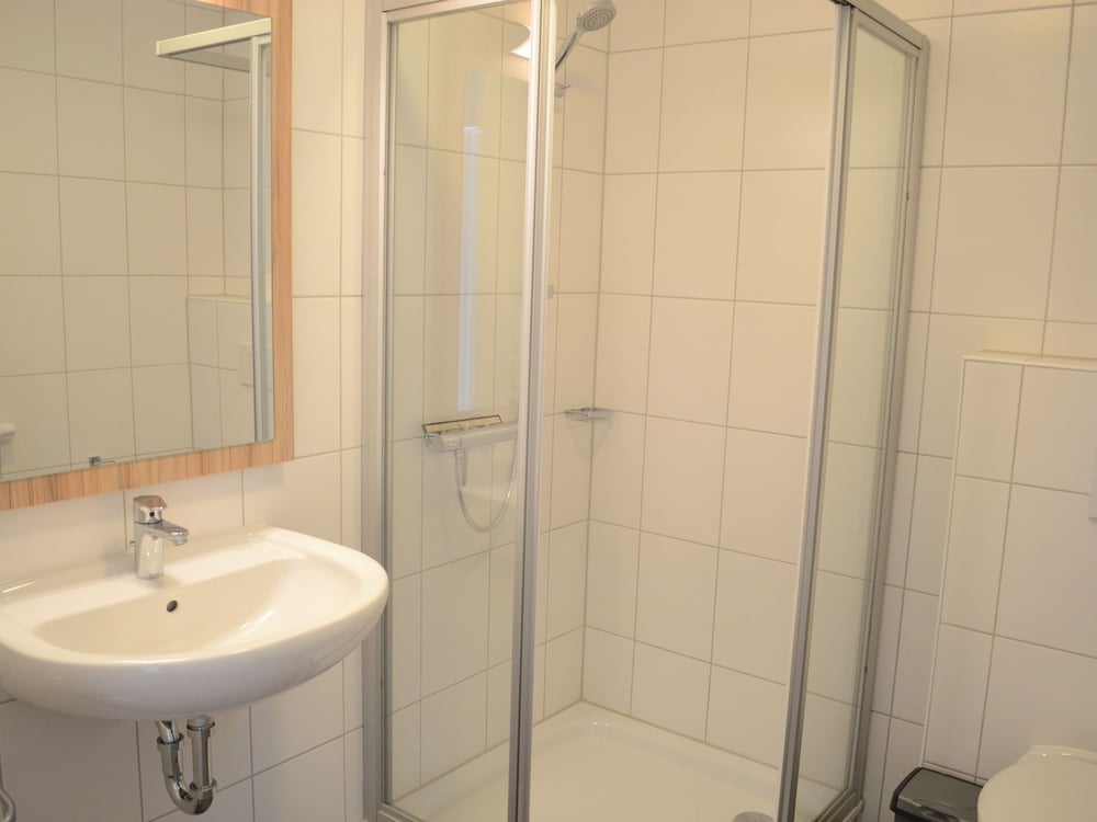 Spacious, Modern Apartment Near the Centre