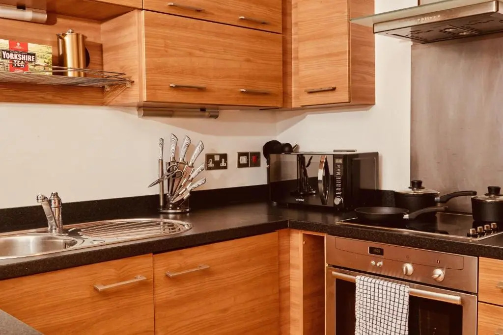 Deluxe City Apt, River Canal View& Free Parking!