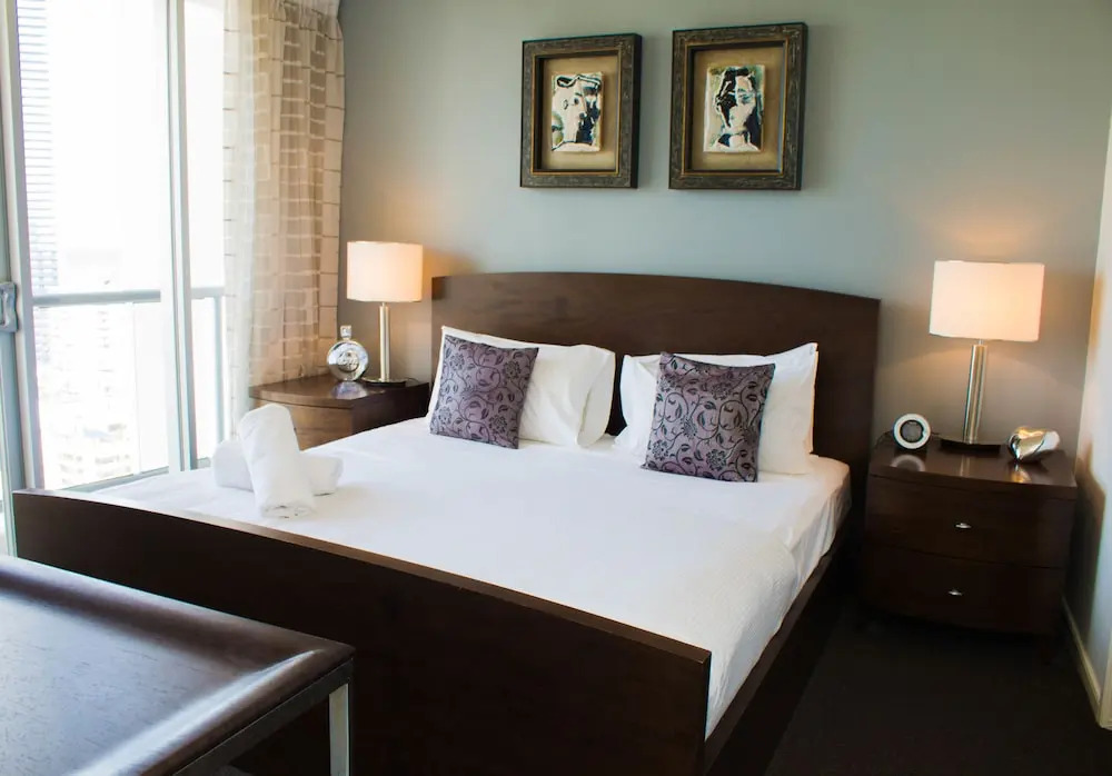 Chevron Renaissance - QStay