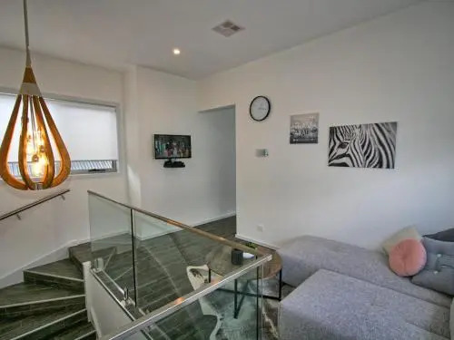 43B Twynam Street