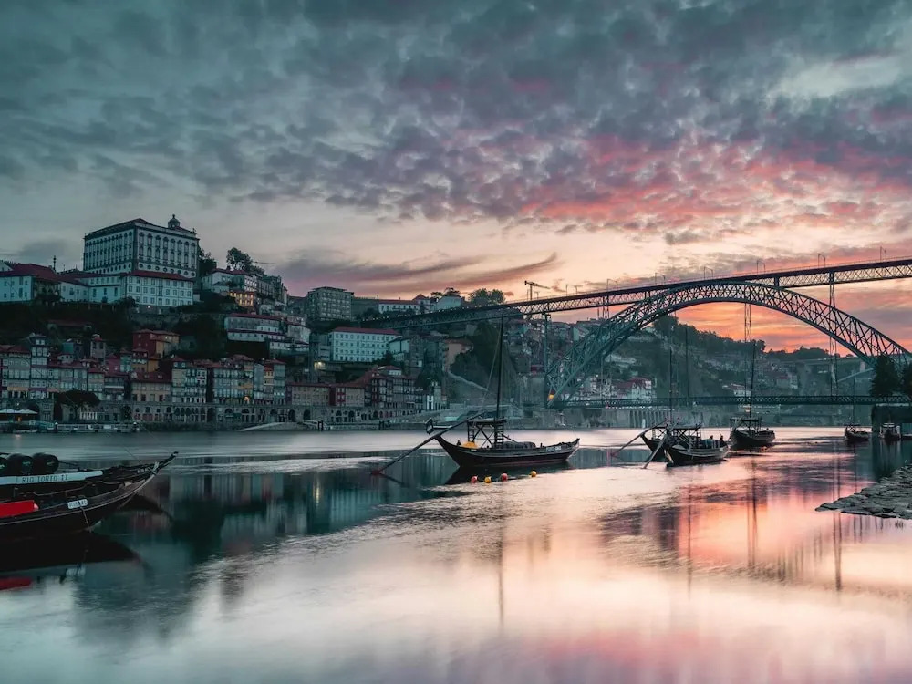 Charming Central Escape, Oporto