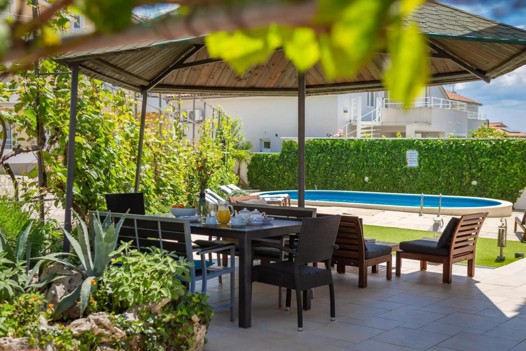 Seaview Apartments Tihi II
