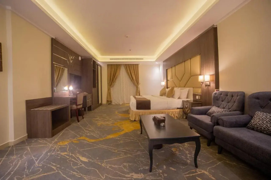 Diamond First Operation and Management Guest House Hotel