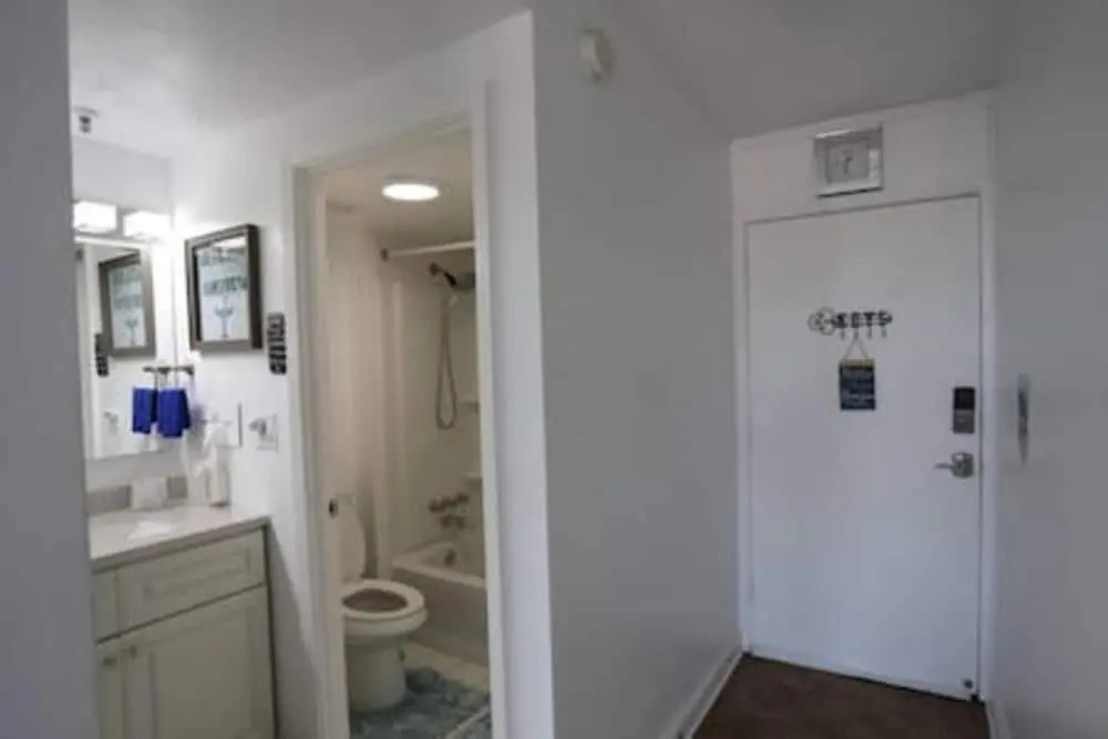 611 3 Beds Luxury Oceanfront Studio