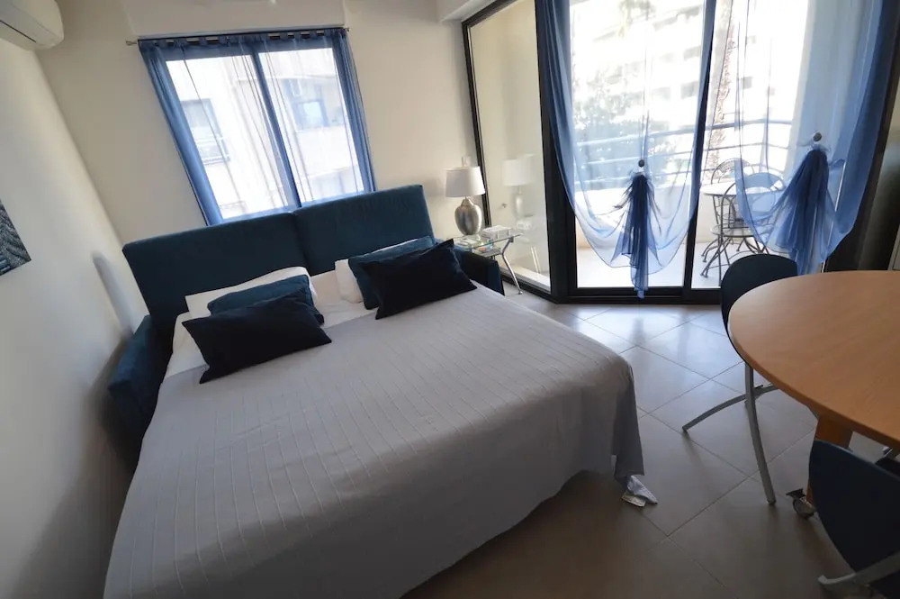 Deluxe 2-bedroom apartment Palais Nastia