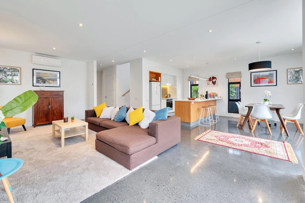 Wonderful Hobsonville Three Bedroom Home