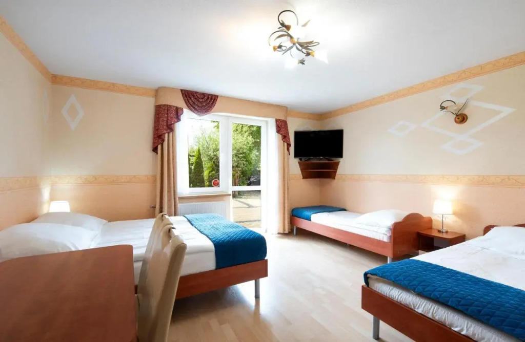 VILLA DORA - CENTRUM,BASEN PODGRZEWANY,JACUZZI SAUNA, Plac zabaw, Parking