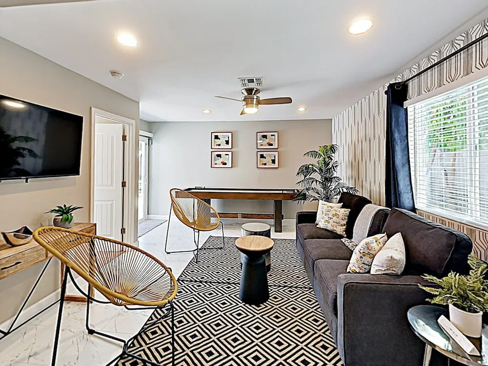 New Listing! Luxury Home: Heated Lagoon-Style Pool Home