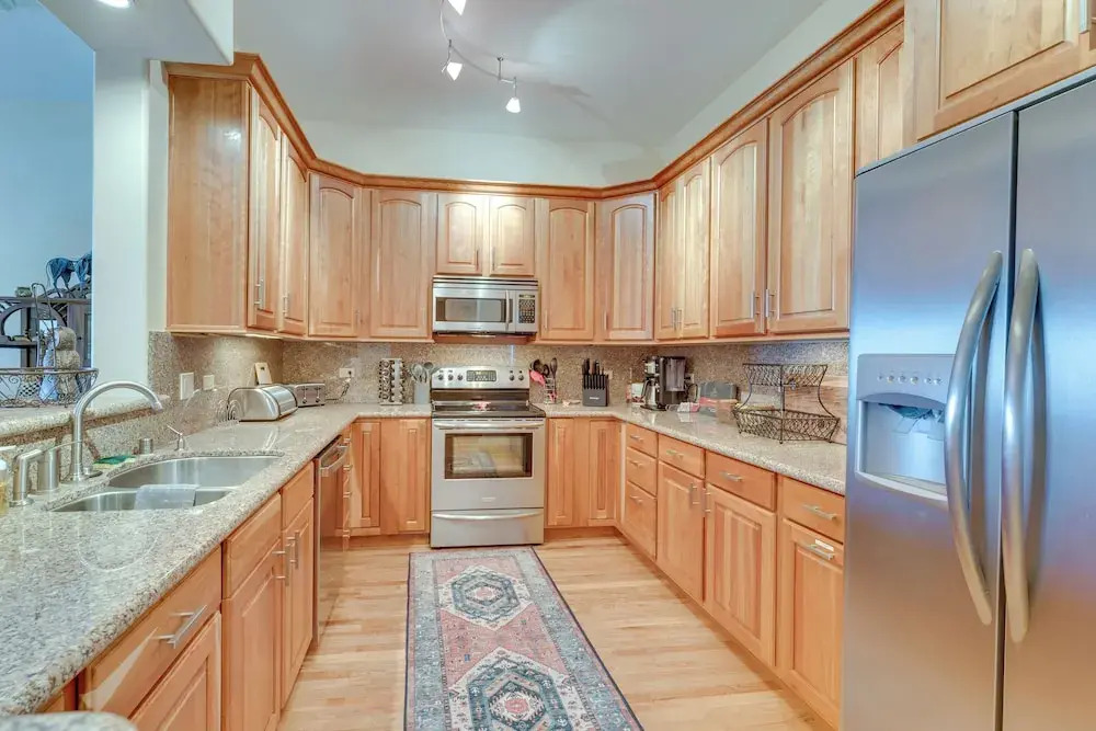 1 Mi to Skiing: Mtn-view Condo in Angel Fire!