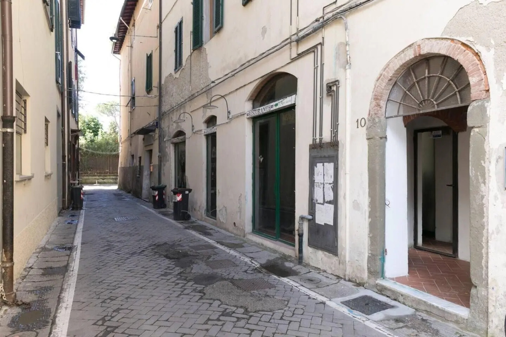 ALTIDO Flat On the Rooves