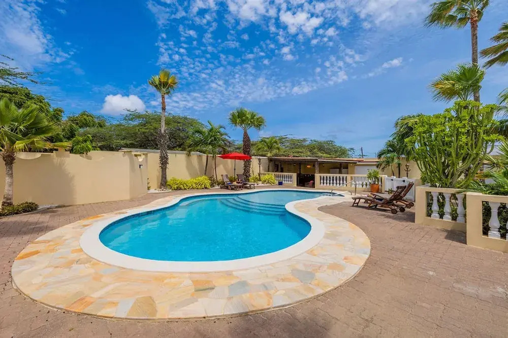 Island Escape Lrg Private Backyard Pool Patio