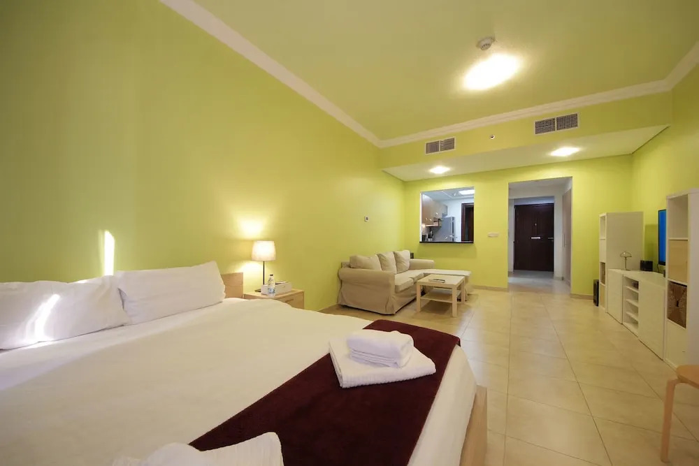 Signature Holiday Home - Venetian