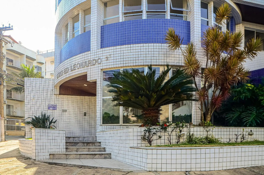 Apto confortável a 200m da Praia do Forte CEE202