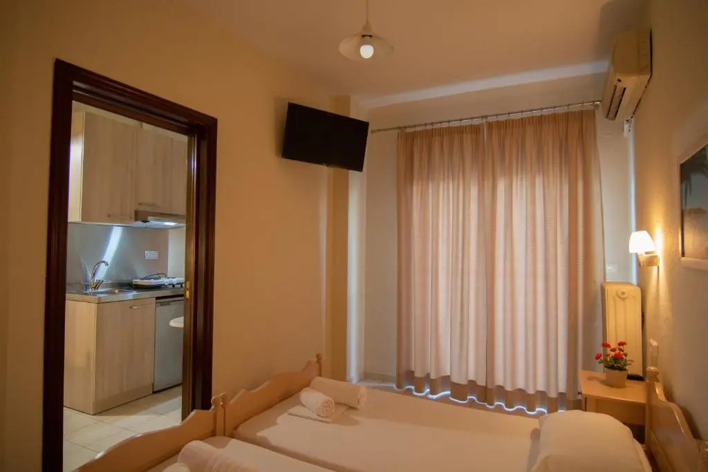 Grand Blue Hotel