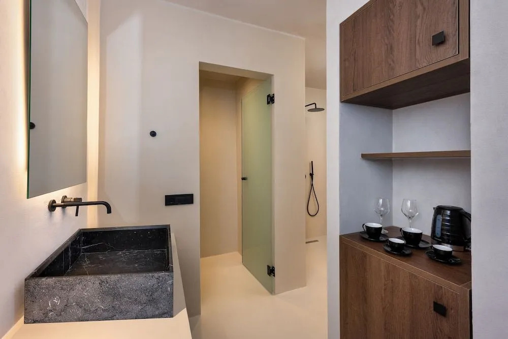 Azanti Suites