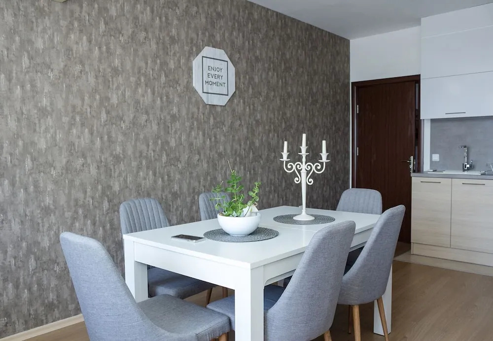 FM Luxury 1-BDR Apartment  with Terrace