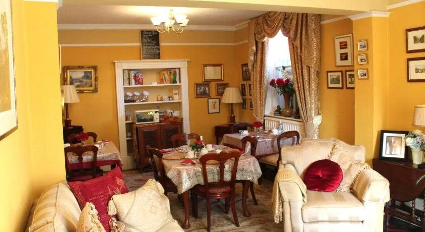 Holly House Bed & Breakfast