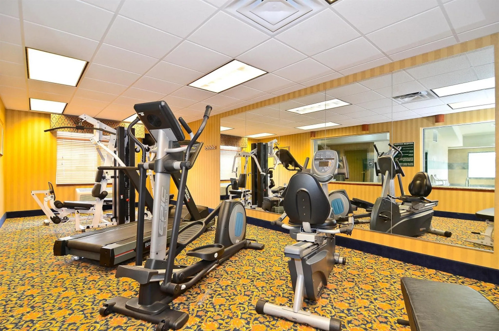 Executive Inn & Suites