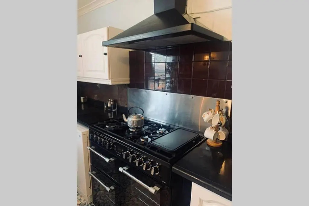 Stunning 18th Century 5 Bed House Old-Town Hastings
