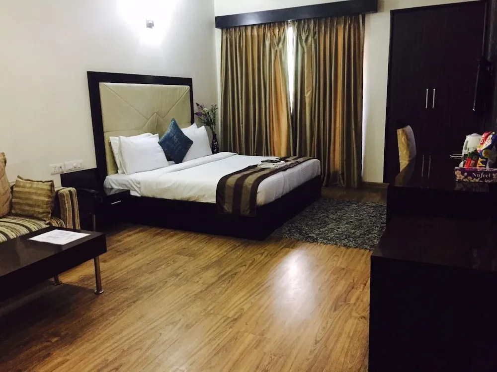 Amazone Residency