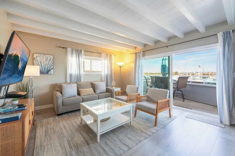 Stylish Newport Condos w/ Dock Access, Walk to Balboa Fun Zone and Beach