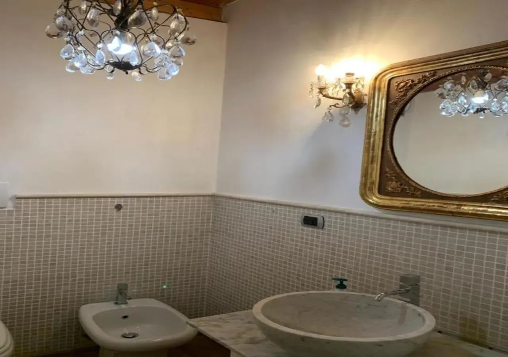 whouse suite GOLD TOWERS
