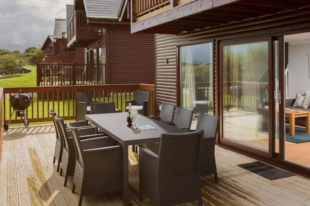 Puffin, 4 bedroom Hot tub Lodge with BBQ-Resort Pool,Gym,Bar