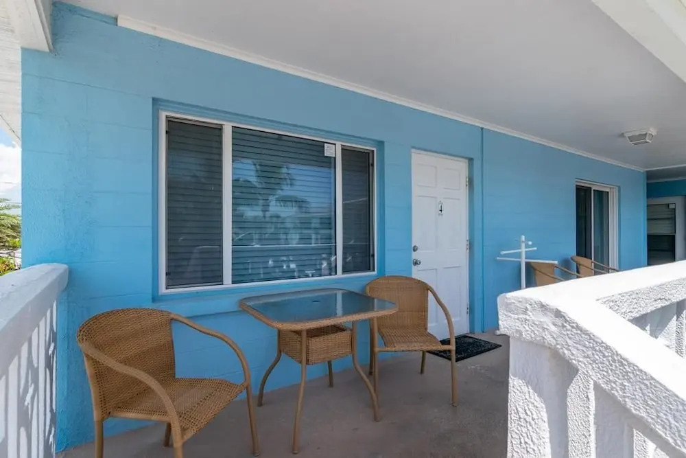 AM Beach Place Unit 4