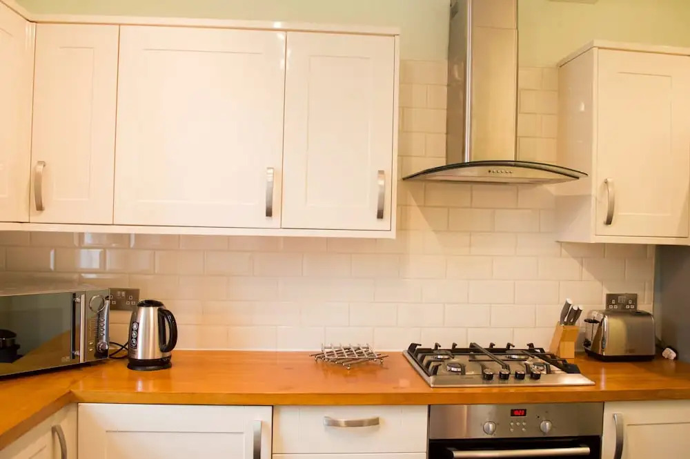 Bright 1 Bedroom Meadows Home