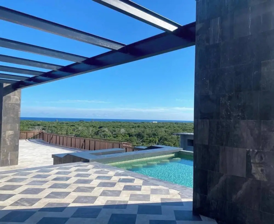 Unique Rooftop Sea View Walking to Beach The Best