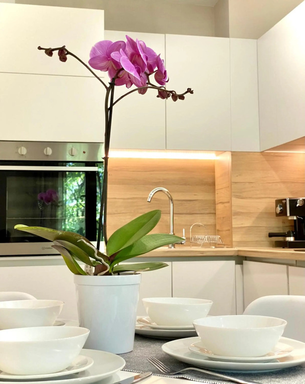 City Centre Bright & Cozy Apartment for 4 persons