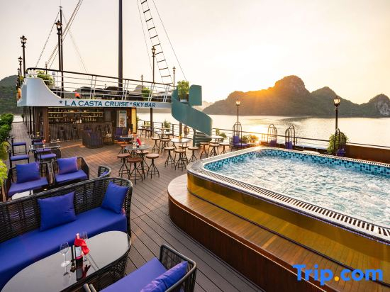 La Casta Cruise Luxury Ha Long Bay Experience Private Cabin with Ocean View Balcony and Bathtub