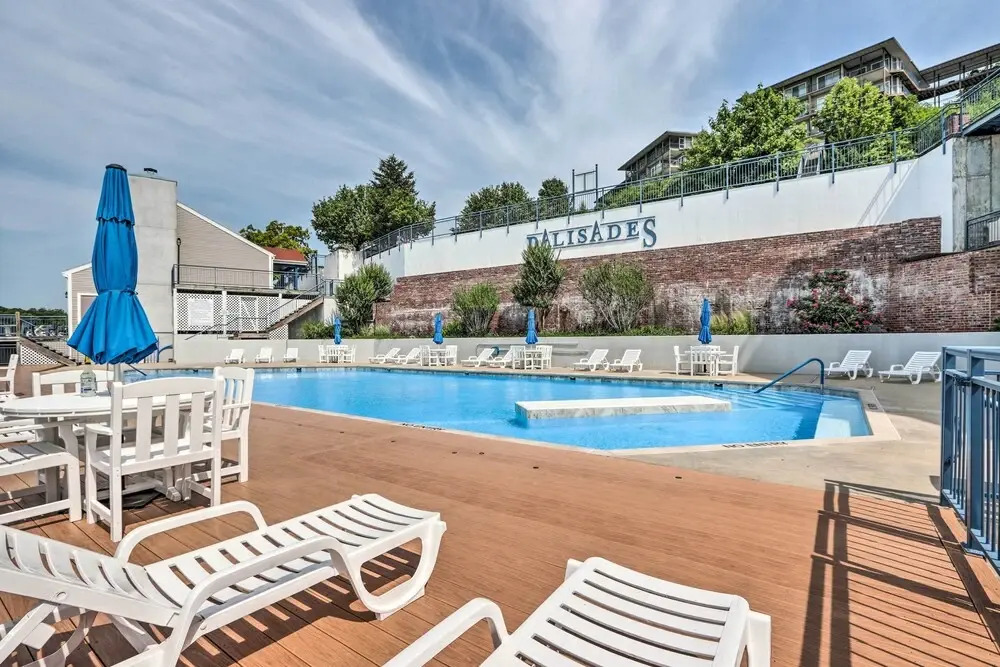 Family Condo w/ Views & Pool Access in Lake Ozark!