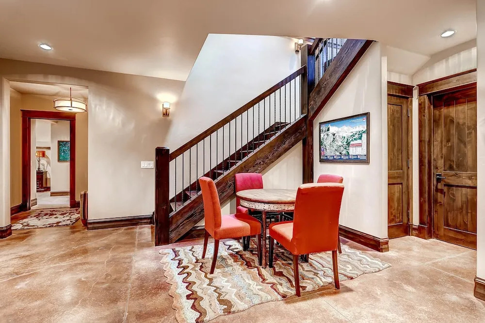 Rocky Mountain Lodge