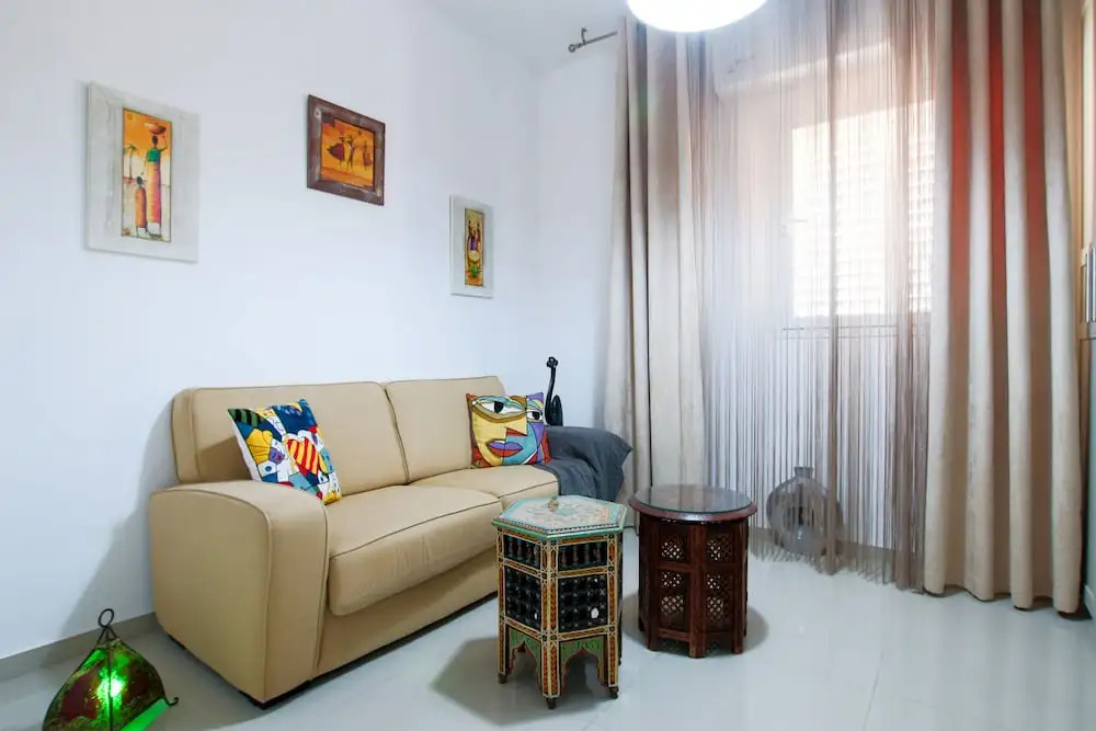 High Standard Seaside Apartment w/ Parking