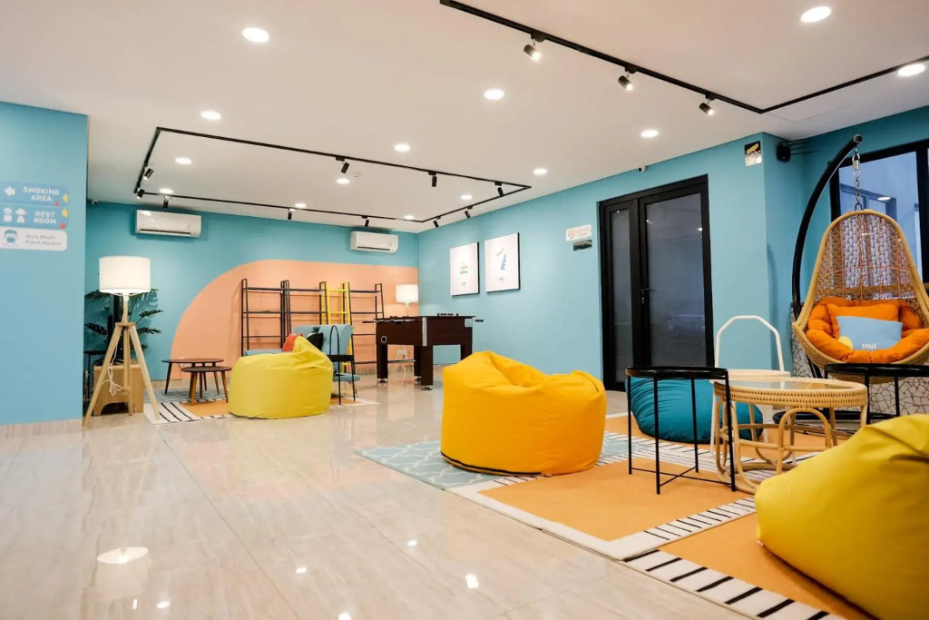 RedDoorz Premium near CBD Puri Indah