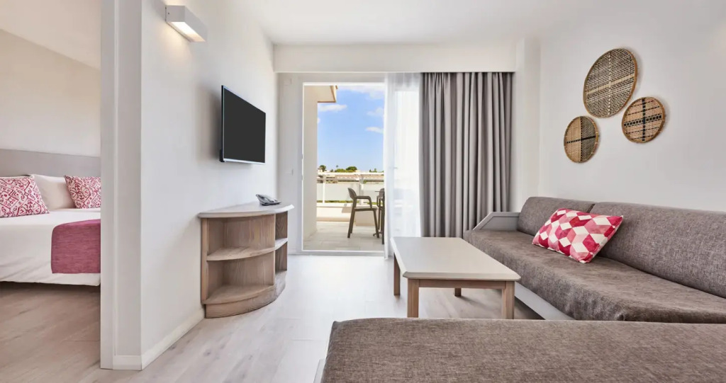 Insotel Cala Mandia Resort