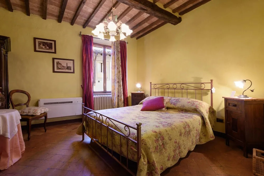 House with 4 Bedrooms in Montalcino, with Wonderful City View And Wifi