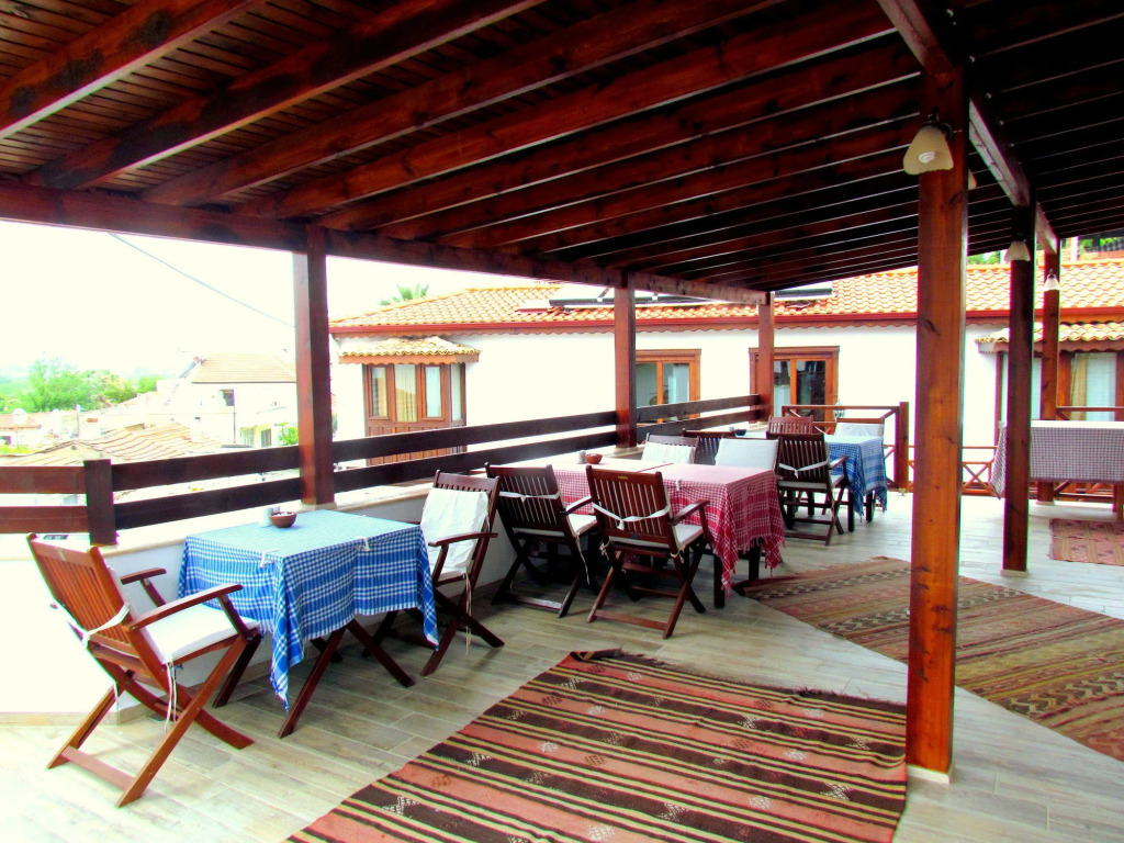 Amazon Petite Palace