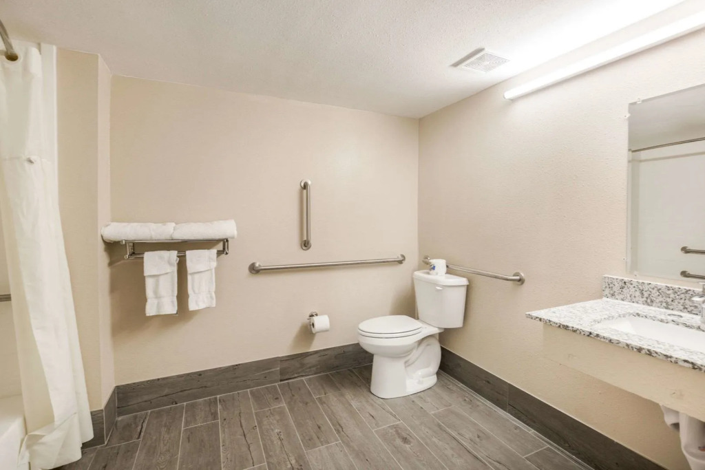 Fairmount Inn & Suites - Stroudsburg, Poconos