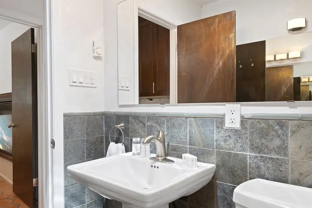 Milagro - Walk Anywhere In Santa Fe From This Beautiful Remodeled Apartment