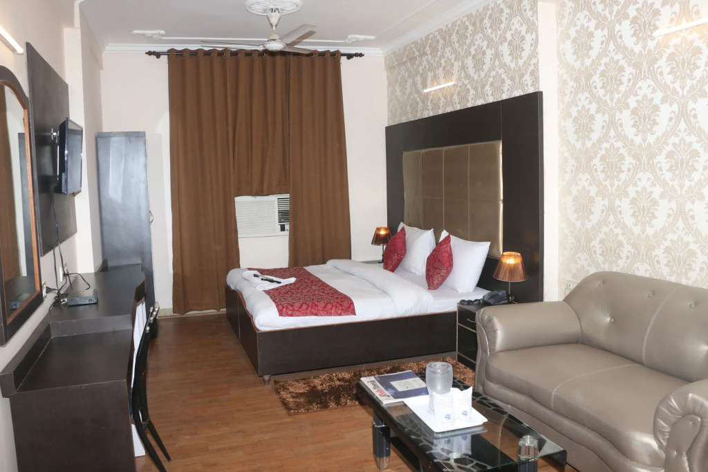 Hotel Kashish Plaza