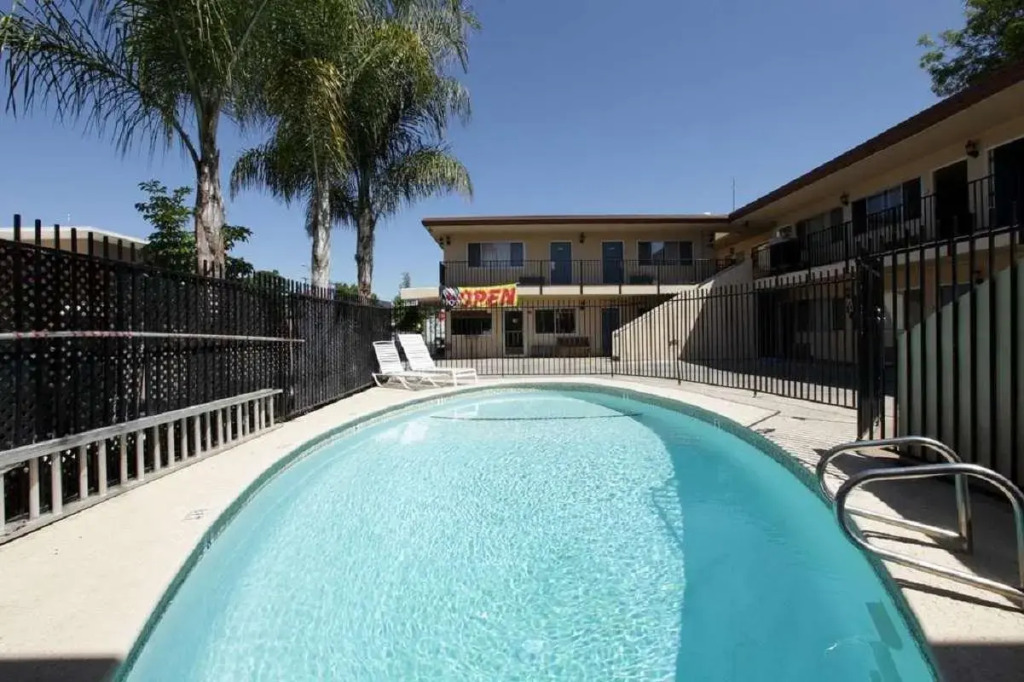 Americas Best Value Inn Visalia