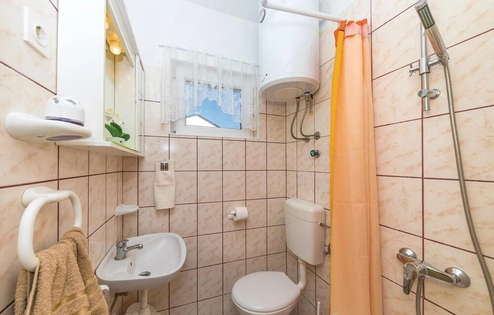 Nice Apartment in Seget Vranjica With 2 Bedrooms and Wifi