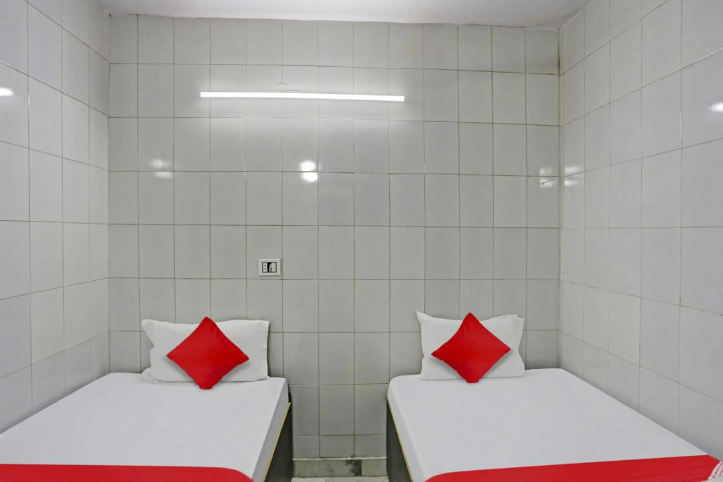 OYO Flagship 80638 Maharaja Rooms And Stay