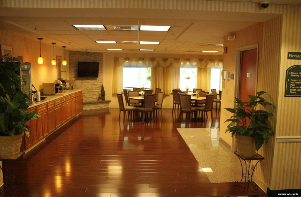 Best Western Plus New England Inn & Suites