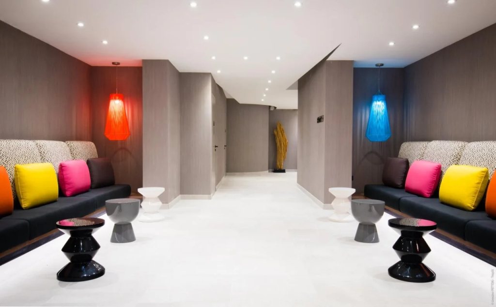 Simon Hotel